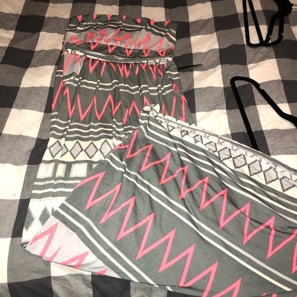 Strapless Maxi With Pockets - Picture 2 of 4